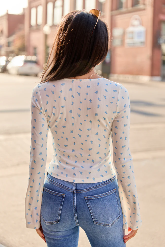 Cameron Blue And White Lace Trim Floral Top - Image 4