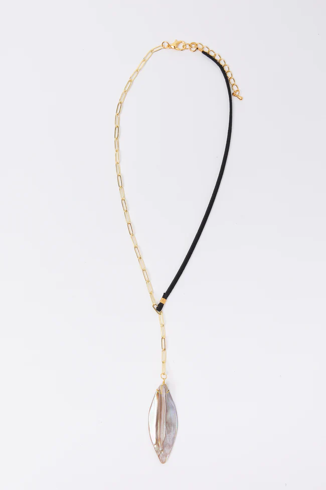 Evelyn Natural Shell Feather Necklace FINAL SALE - Image 2