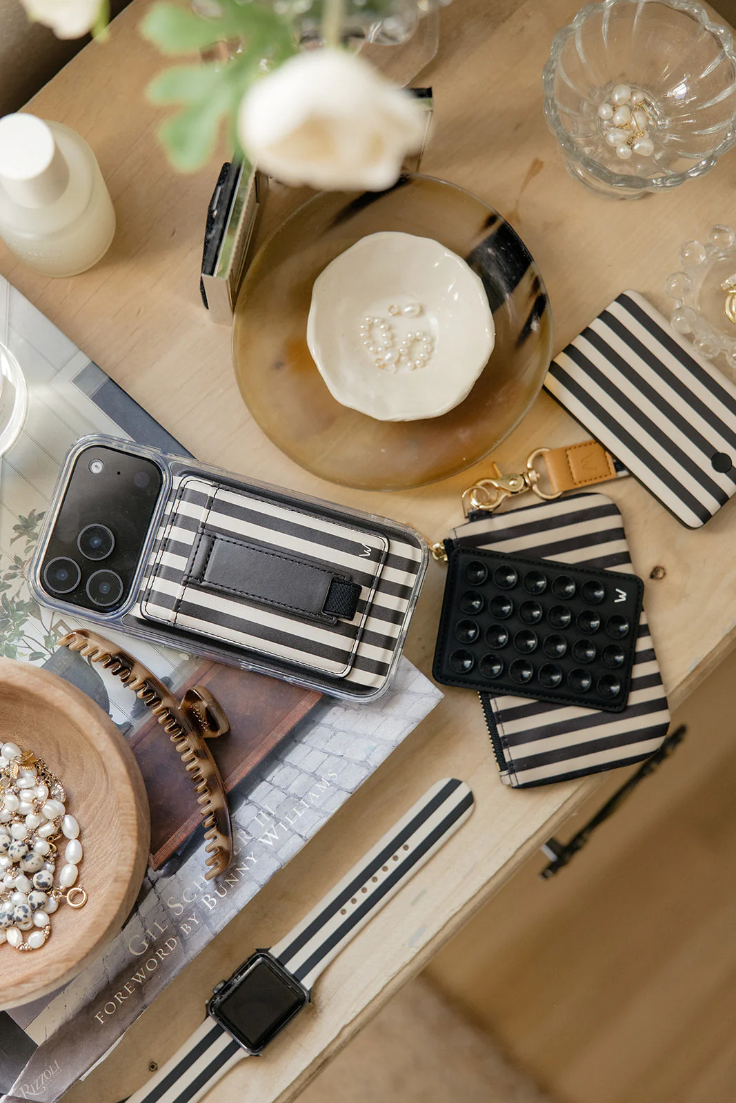Walli Cases - Fine Line Magnetic Case - Image 3