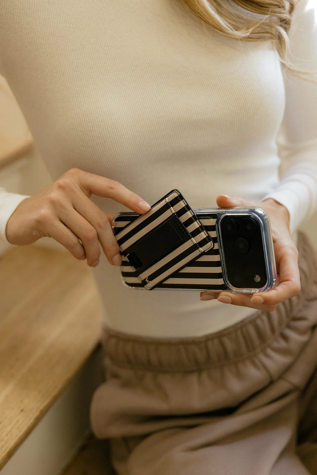 Walli Cases - Fine Line Magnetic Case - Image 6