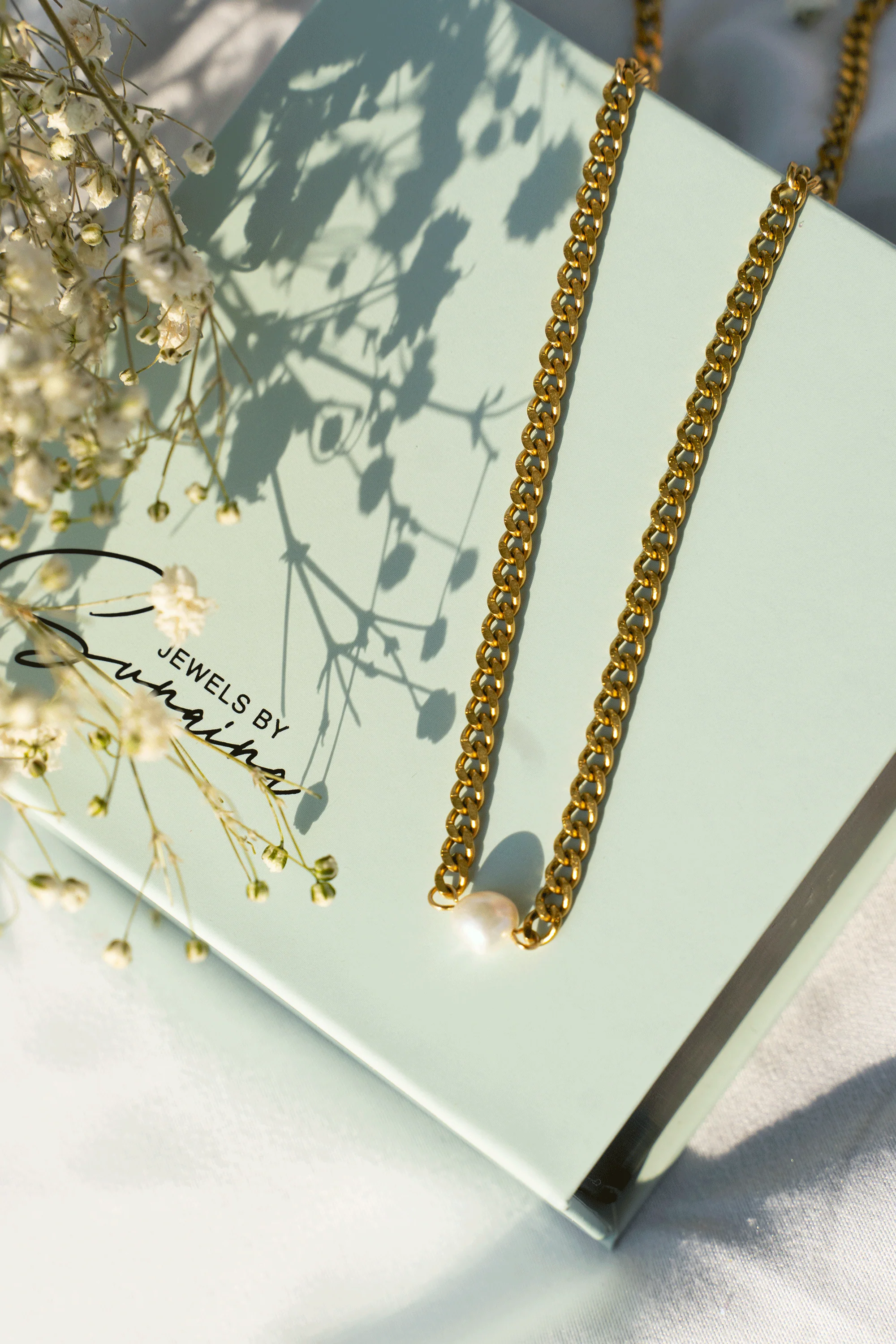 Izzy Pearl Gold Choker Necklace - Image 2