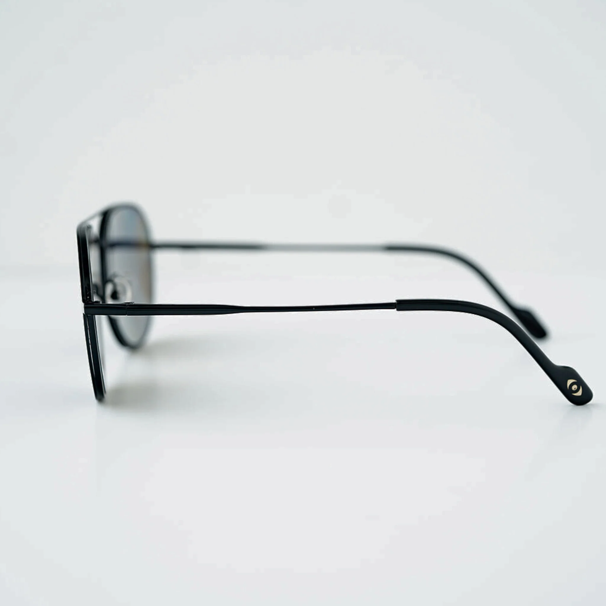 Ollie Onyx Sunglasses - Image 4