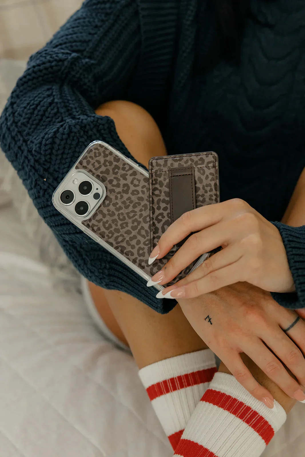 Walli Cases - Shadow Leopard Magnetic Case and Wallet - Image 2